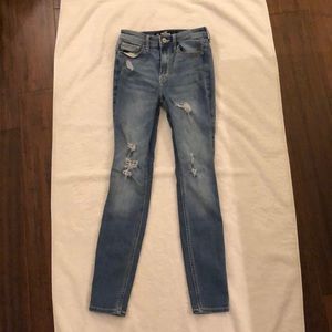 Hollister High Rise Super Skinny Distressed - Teen/Girls 00S W23 L28 denim jeans